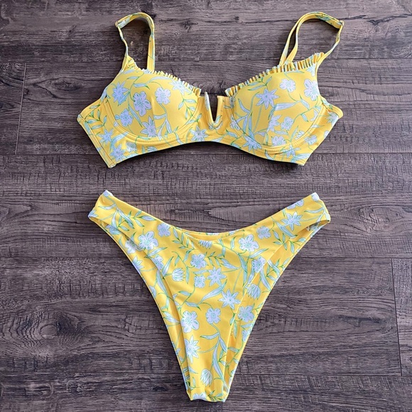 Yellow Bikini 💛 - Picture 1 of 2